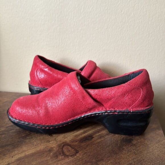 NWOB: BOC Born Concept Red Casual Textured Slip on Clogs Women's Size 9 - Picture 6 of 11